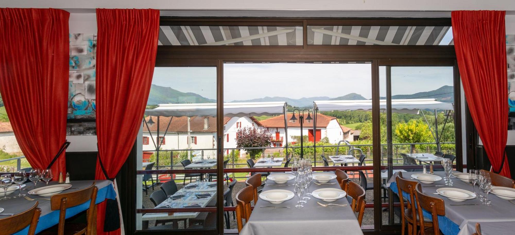 Hotel Restaurant Pecoitz Saint-Jean-Pied-de-Port Esterno foto