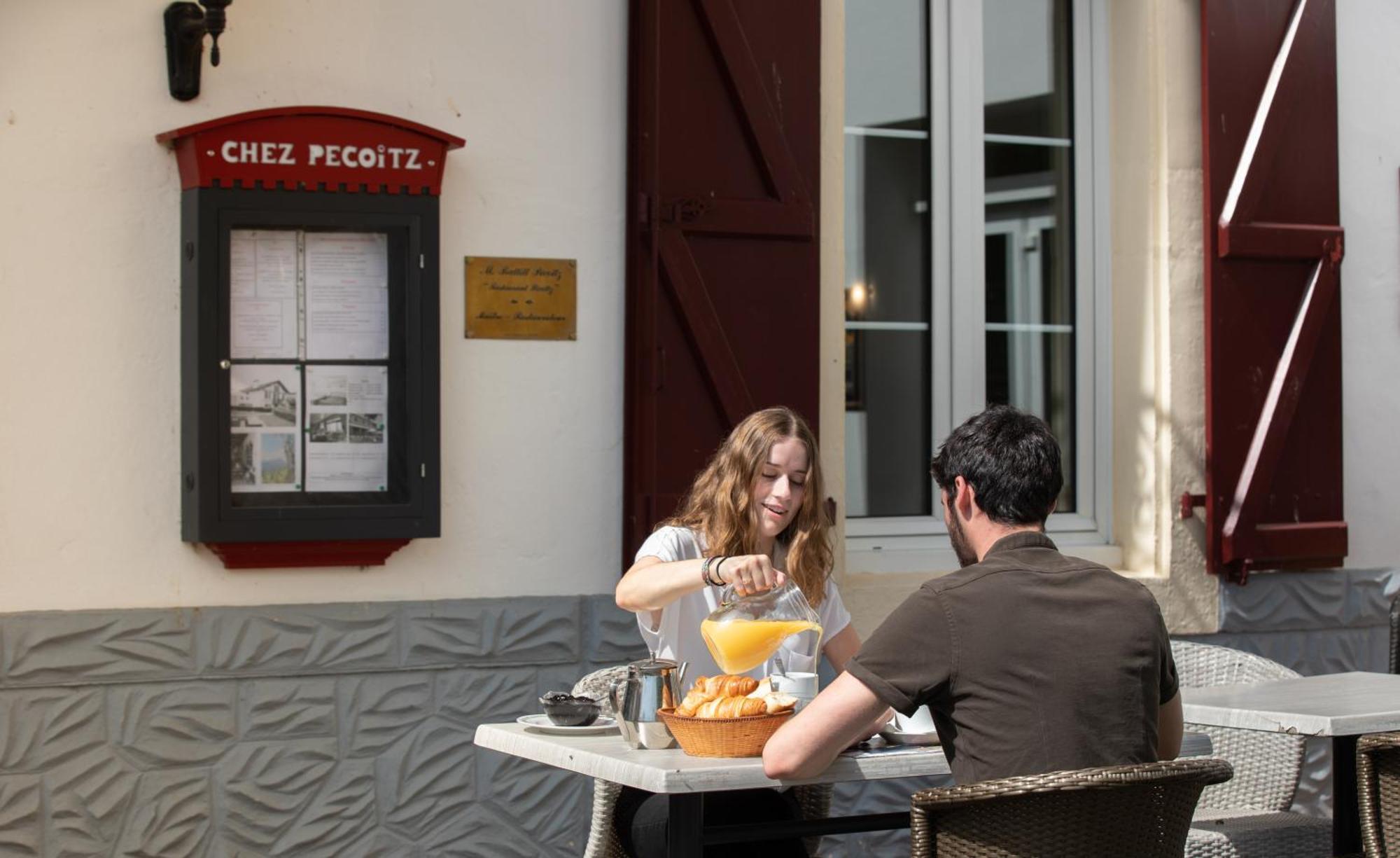 Hotel Restaurant Pecoitz Saint-Jean-Pied-de-Port Esterno foto